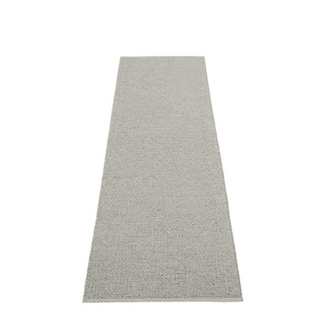 Pappelina-svea-rug-warm-grey70x320