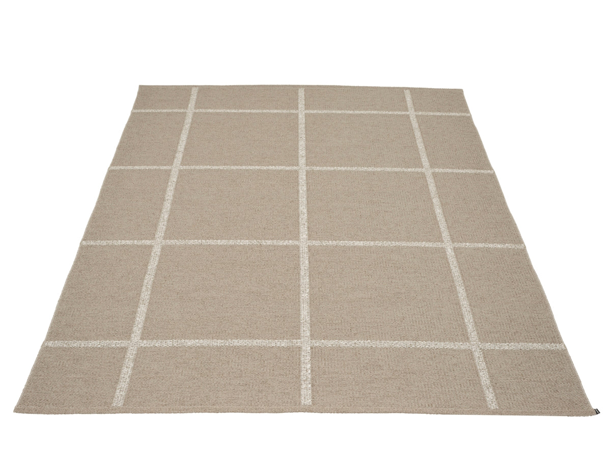 Pappelina-ada-rug-dark-linen