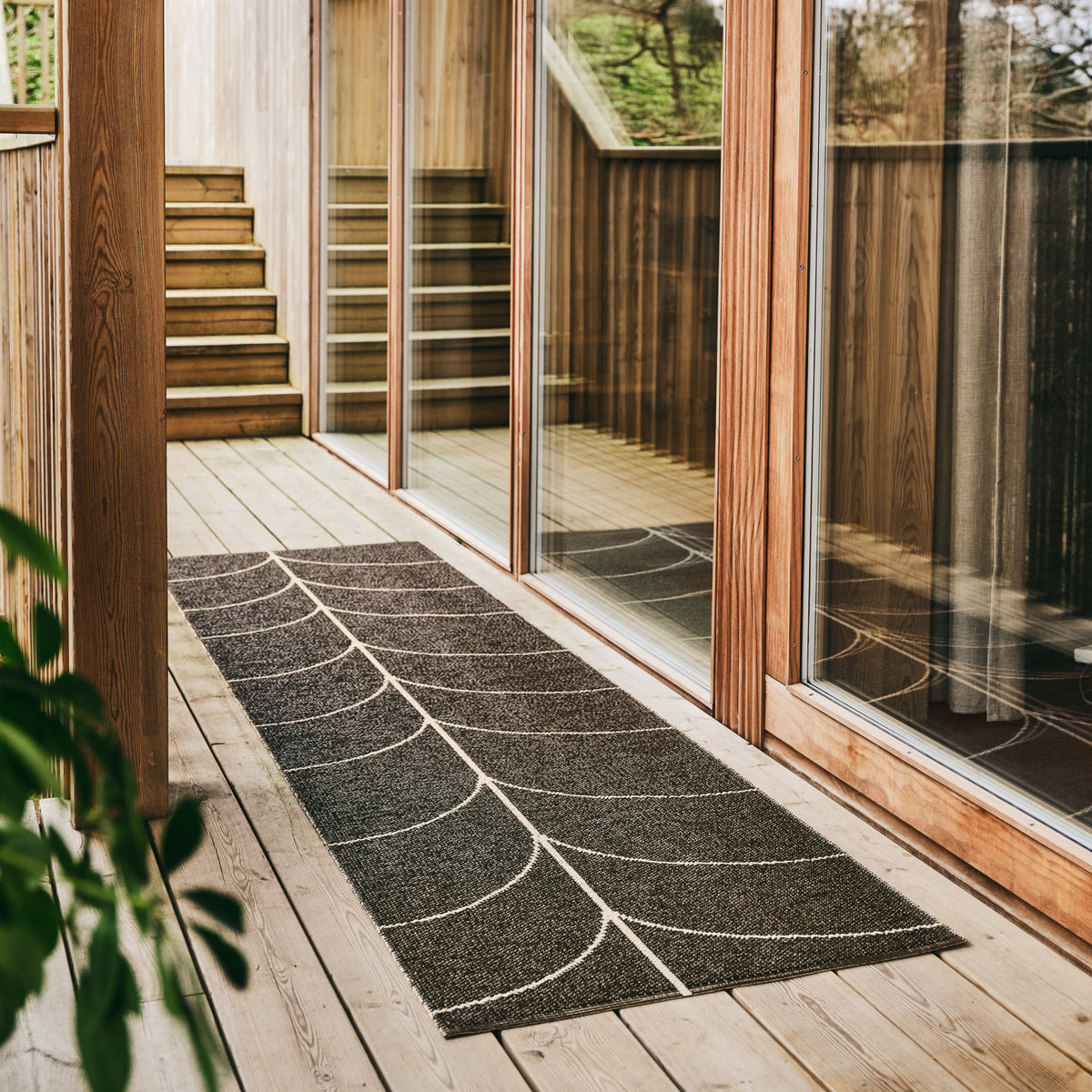 Pappelina Rug Leif Dark Brown