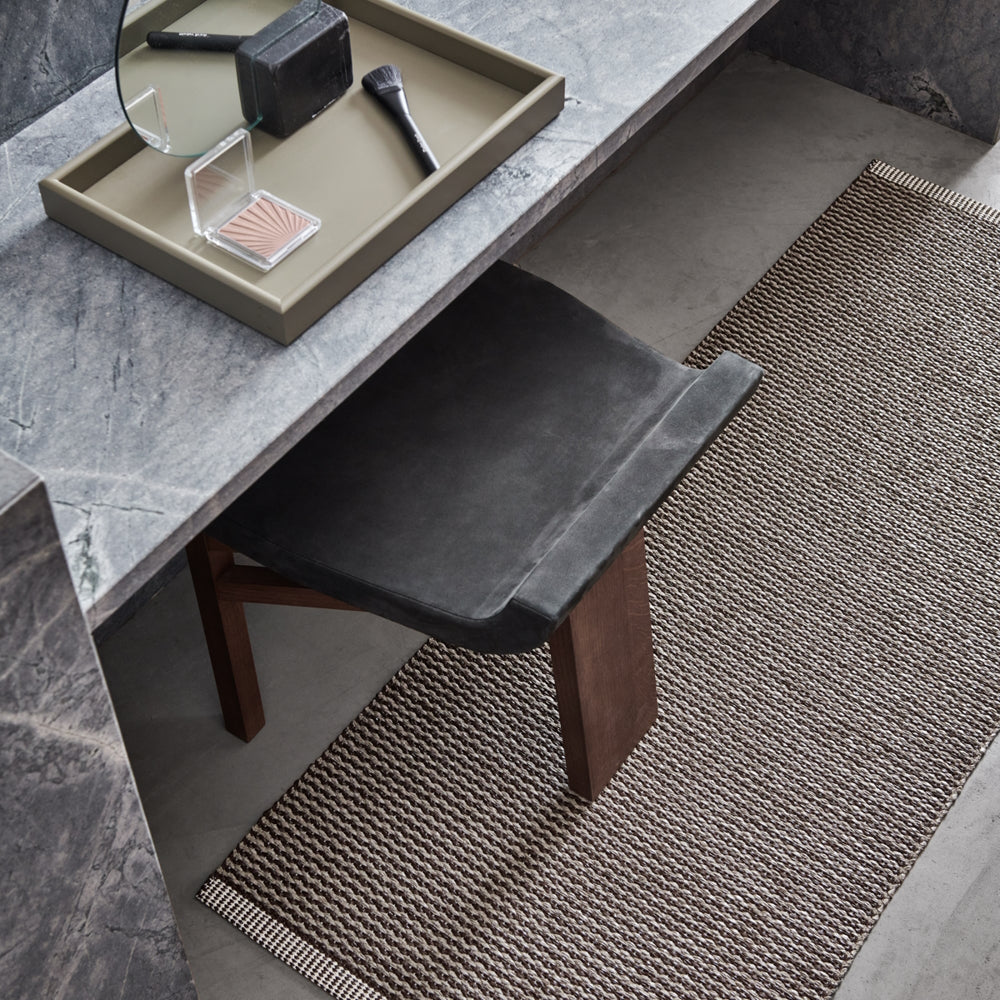 pappelina-rug-mono-dark-brown230x320