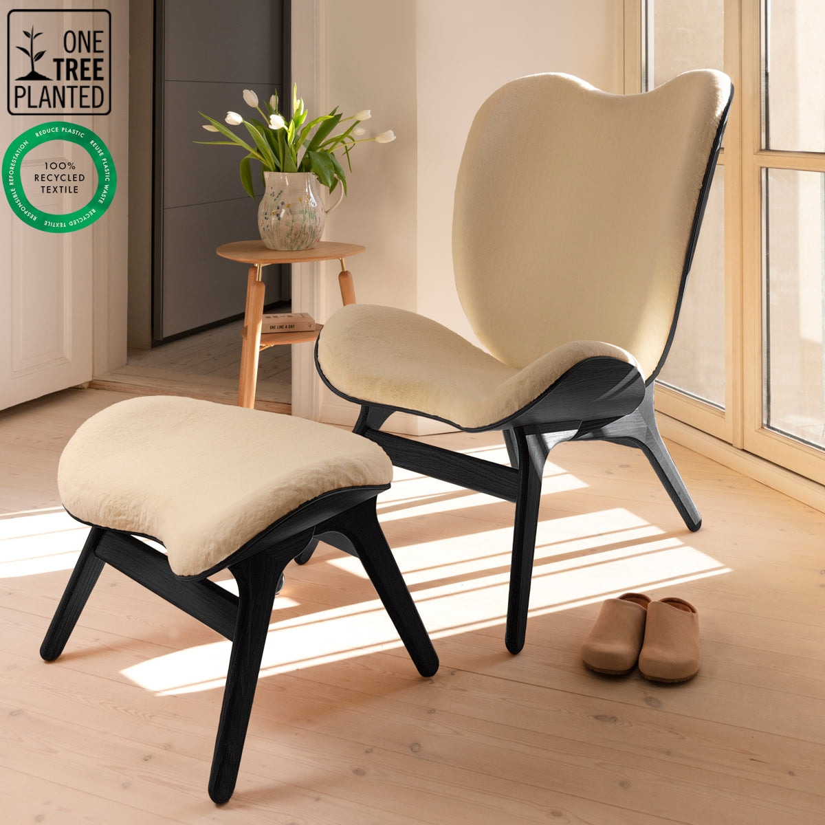 umage-a-conversation-piece-lounge-chair-tall-black-oakTeddyBrown