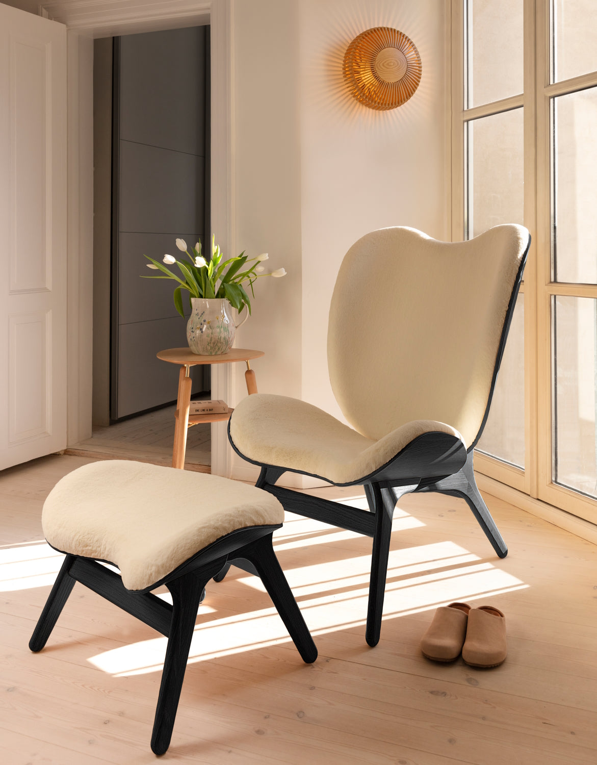 Umage-a-conversation-piece-ottoman-black-oakSugarBrown