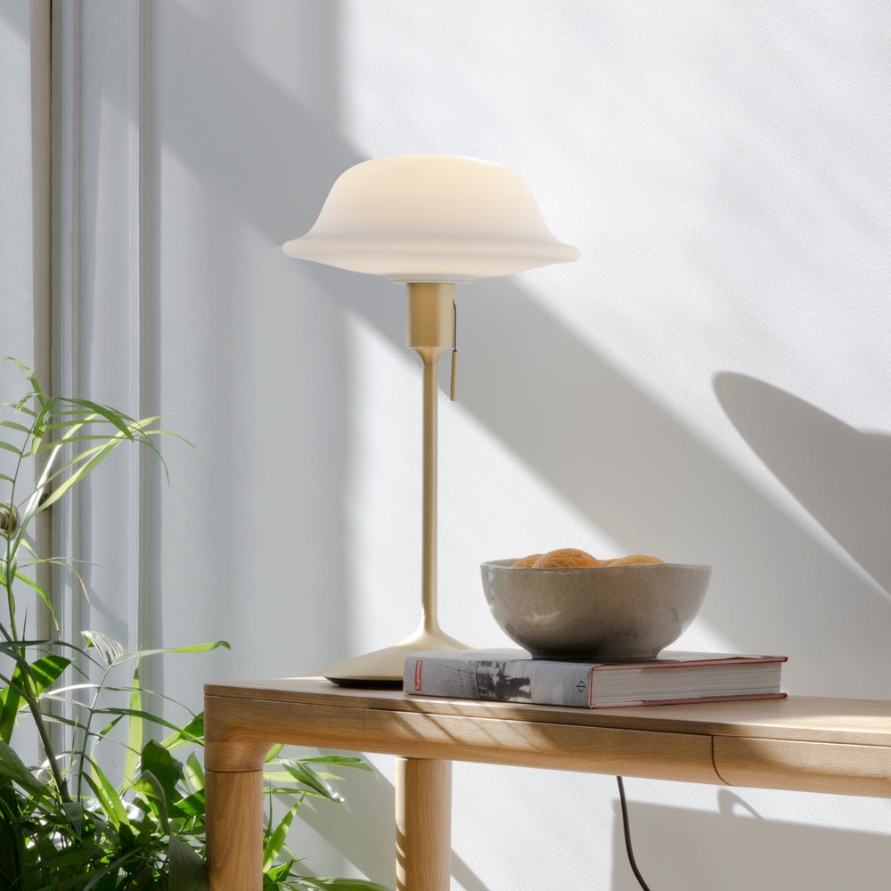 Umage Sante Table Stand 42cm USB