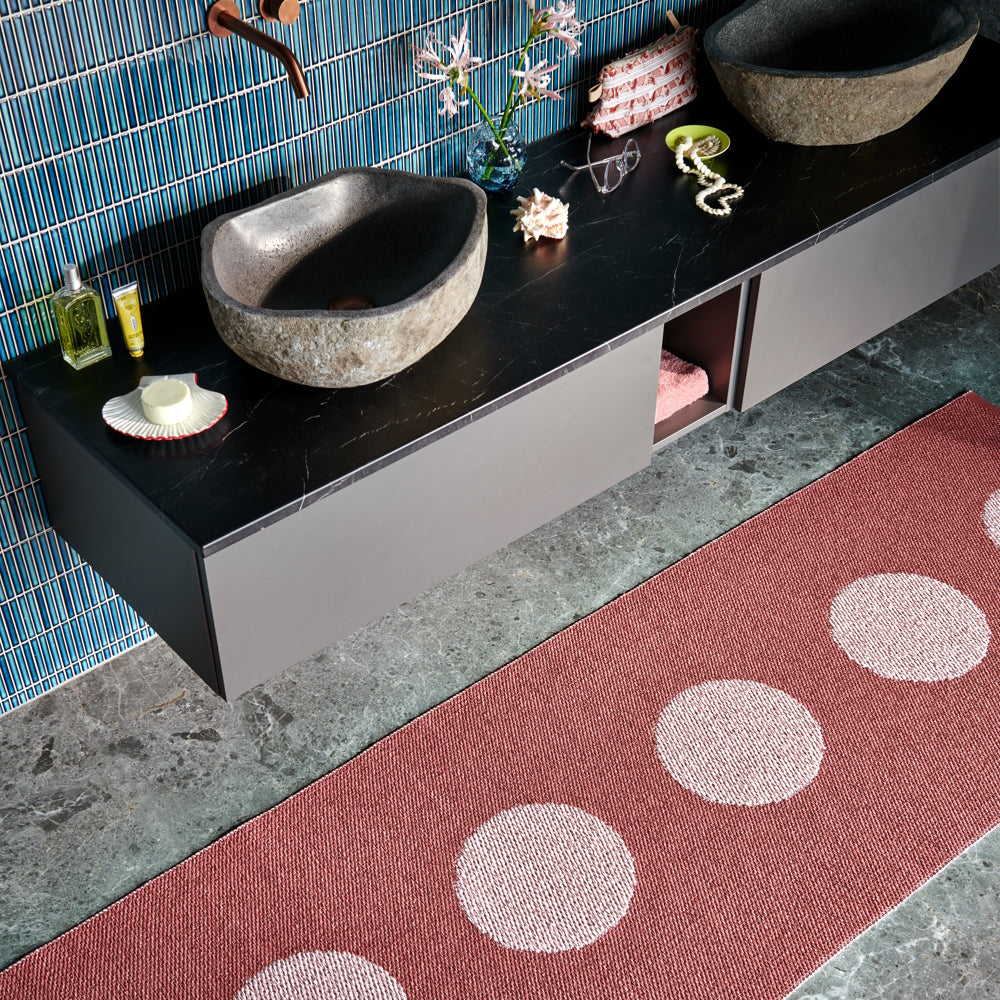 Pappelina_Rug_Vera_Pop_Blush_Lifestyle