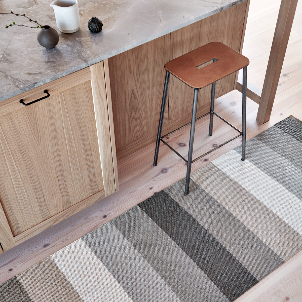 Pappelina-molly-rug-clay70x200