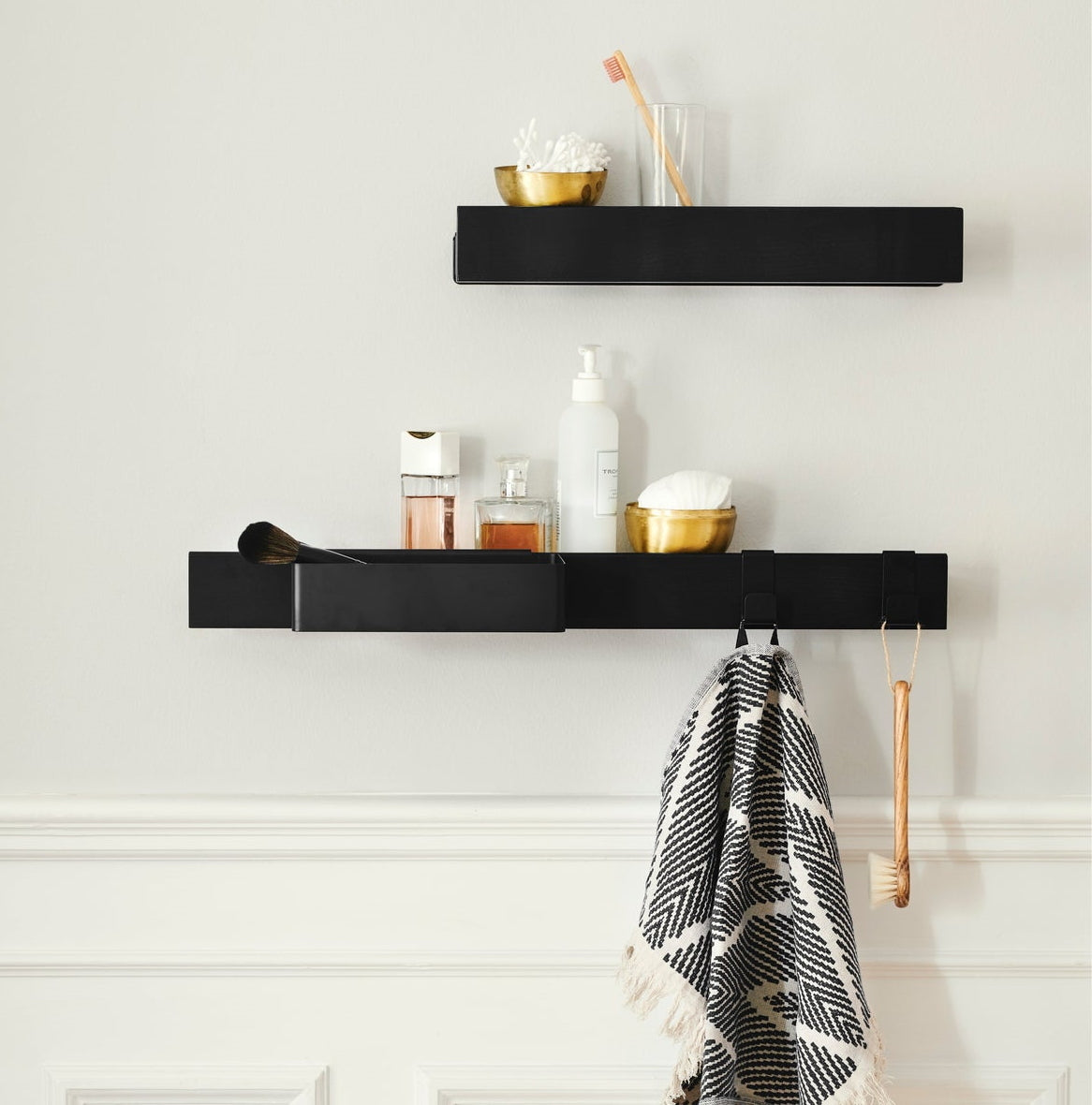Gejst-flex-magnetic-shelf-40-black-oak-black