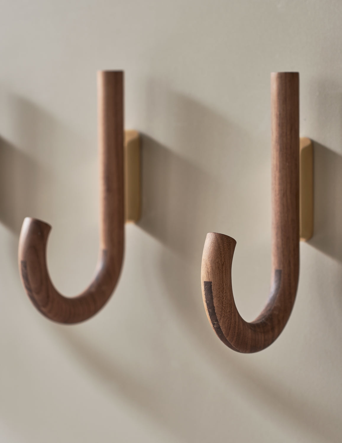 Gejst Hook Hanger Walnut-Brass