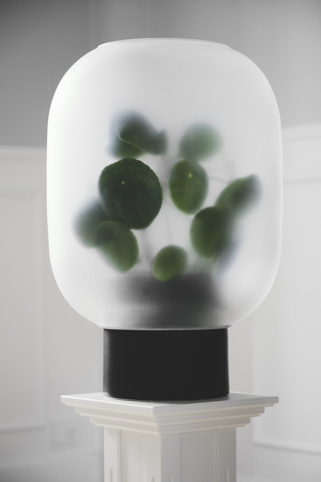 Gejst-nebl-flowerpot-mega-black