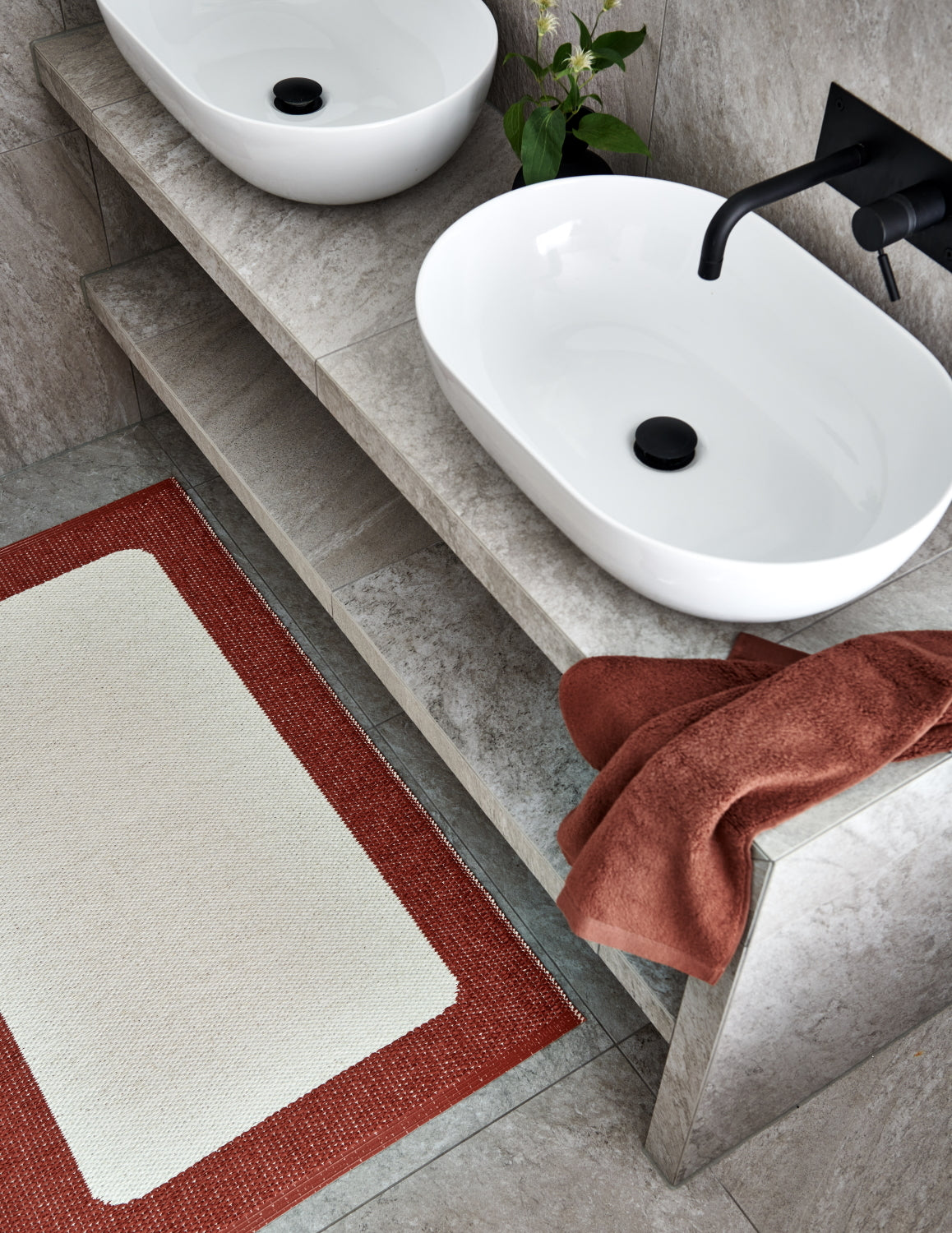 Pappelina-ilda-rug-brick-70x12070x180