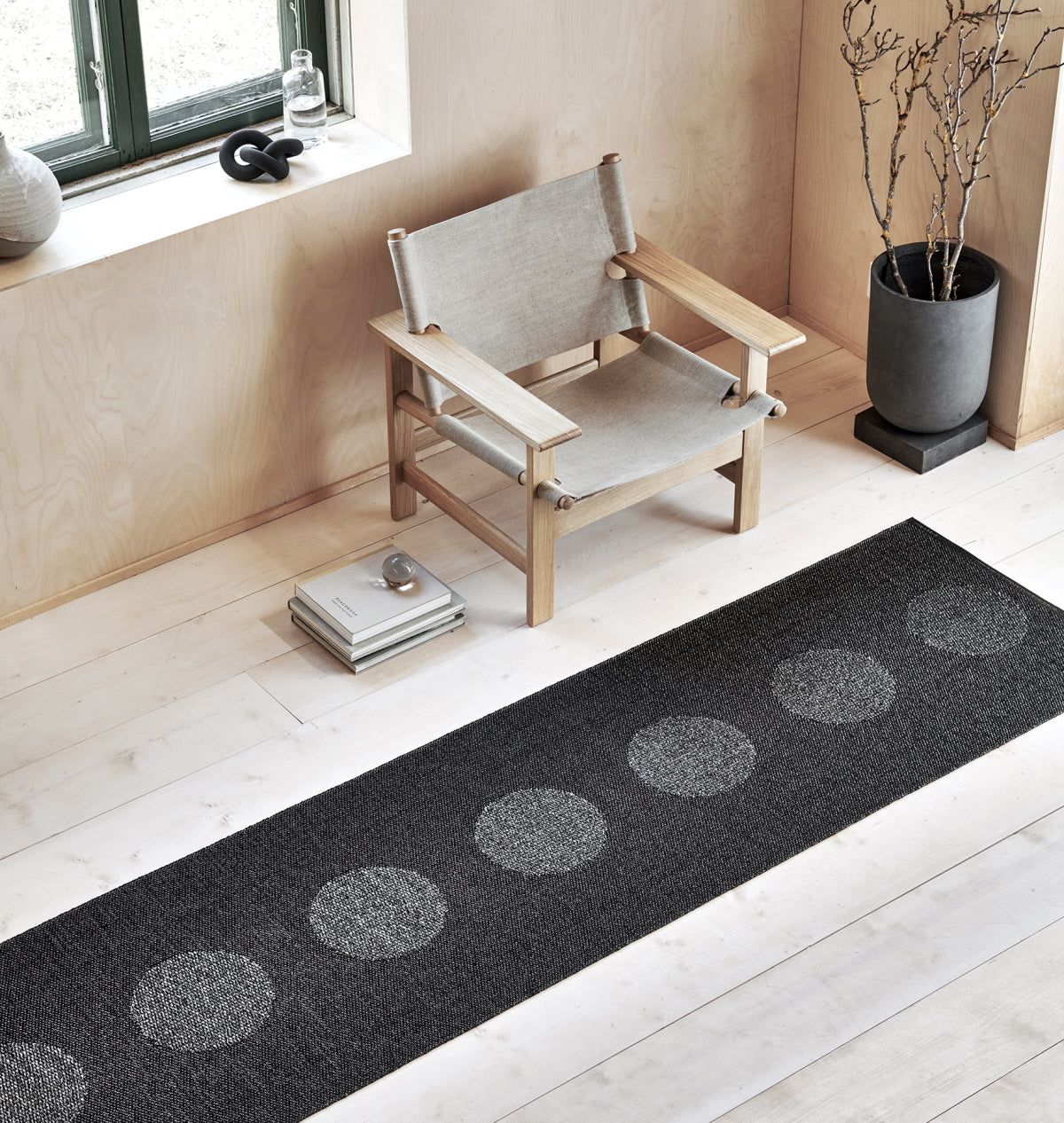 Pappelina-vera-2-0-rug-black70x280