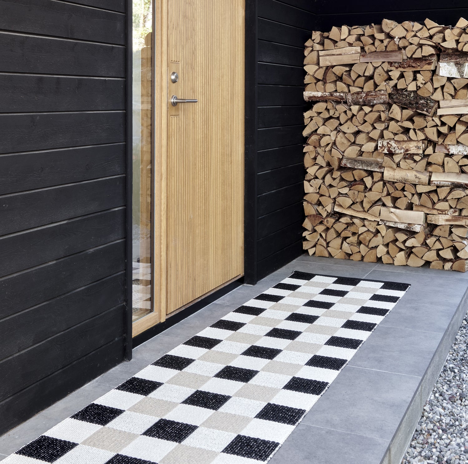 Pappelina-pix-rug-black