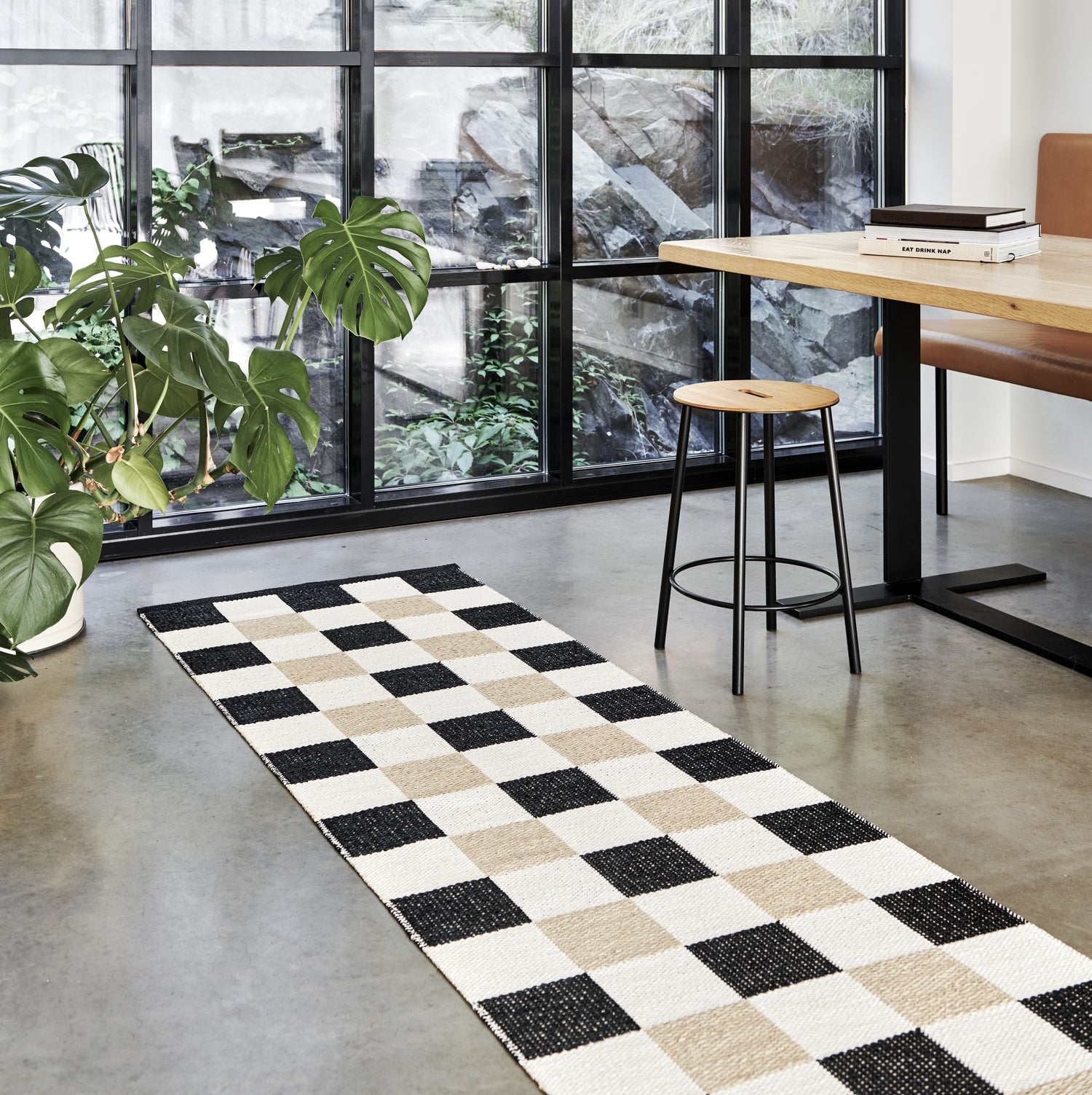 Pappelina-pix-rug-black70x300