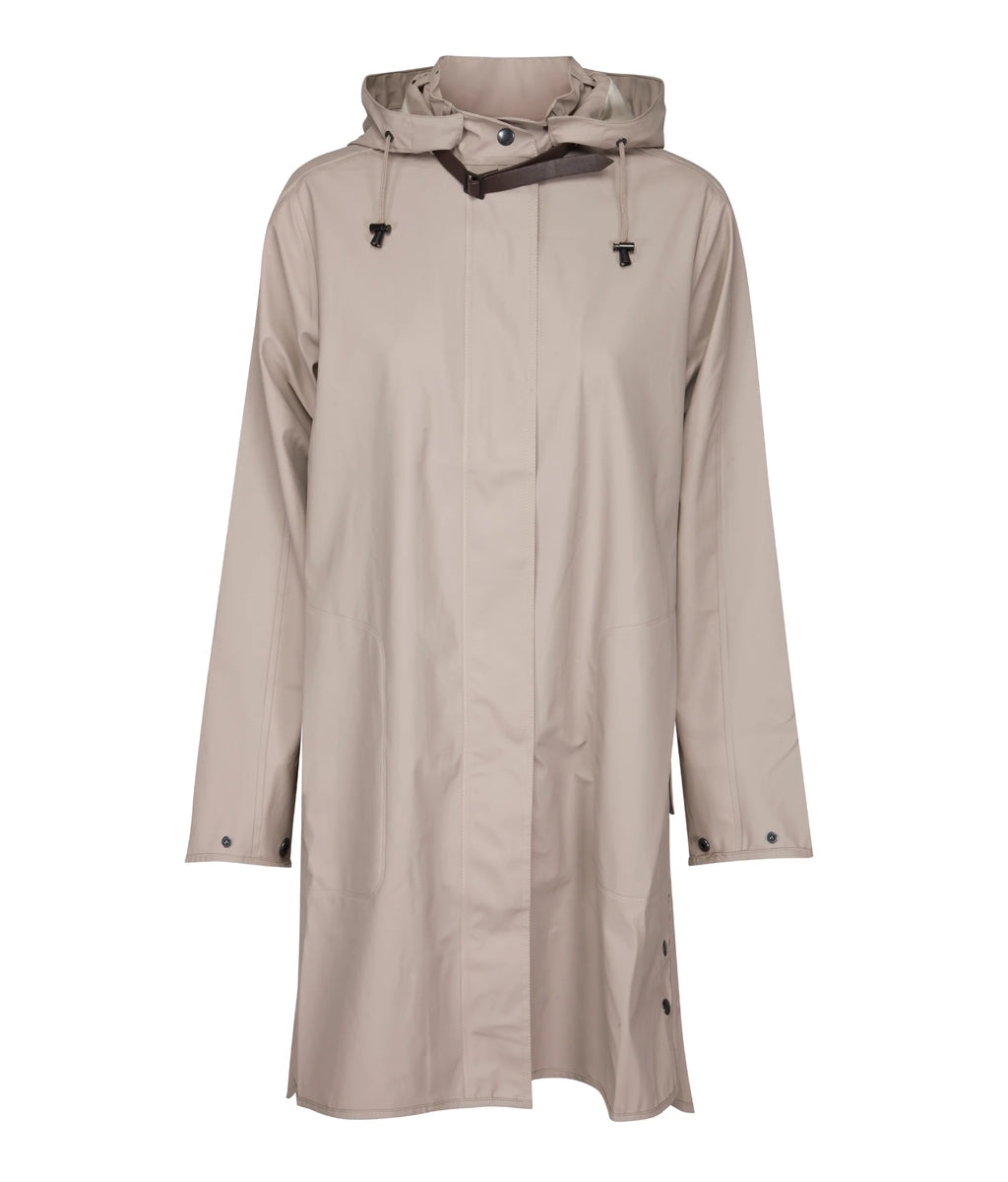 IlseJacobsen-raincoat-rain71-atmosphere36