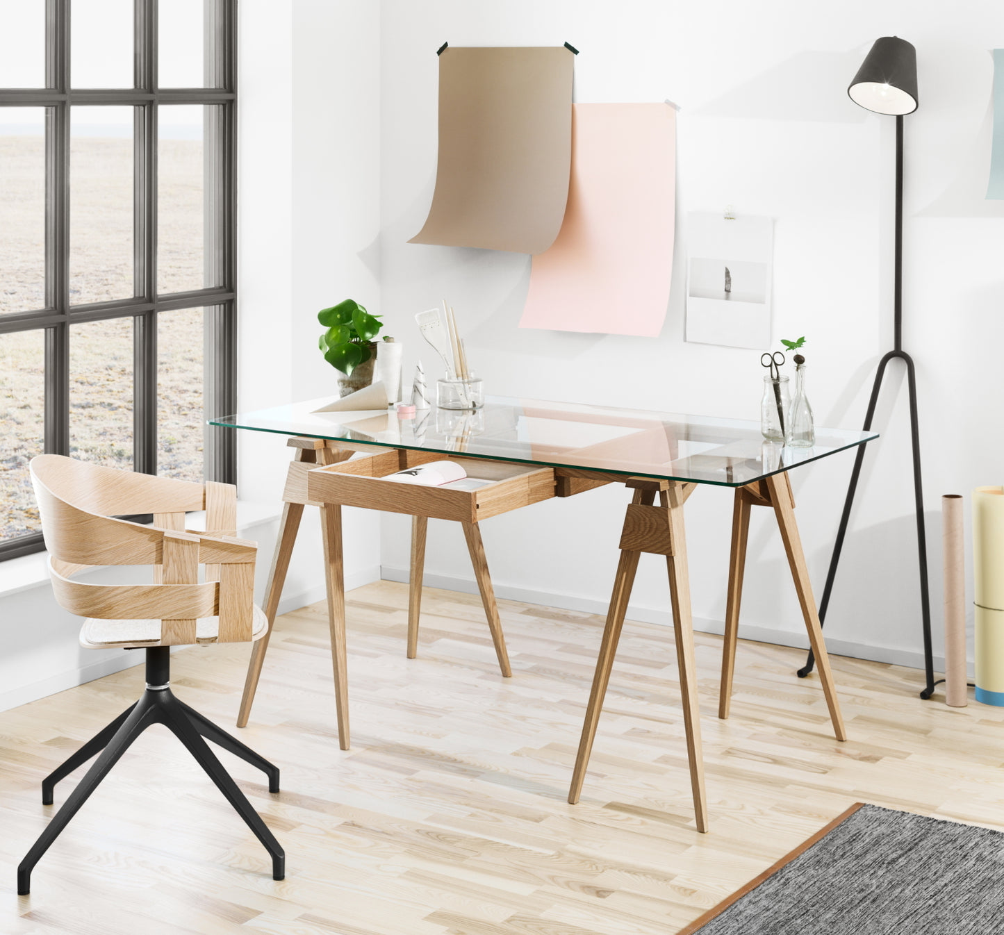 DesignHouseStockholm-arco-desk-complete-setWhite