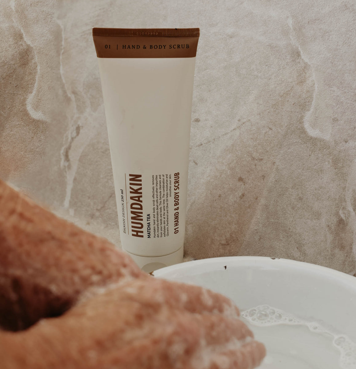 Humdakin-hand-body-scrub-250ml