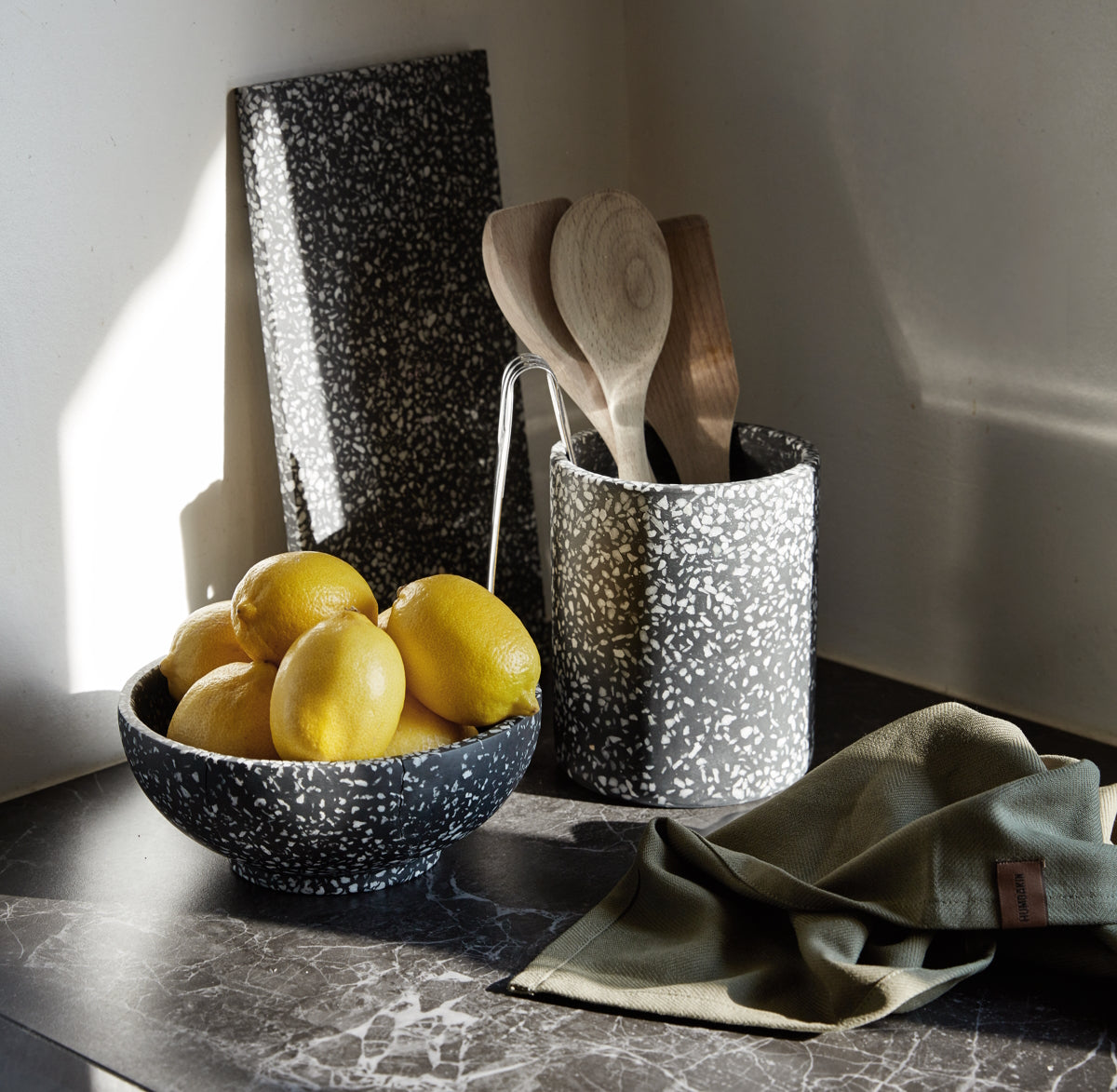Humdakin-genova-terrazzo-bowl-black