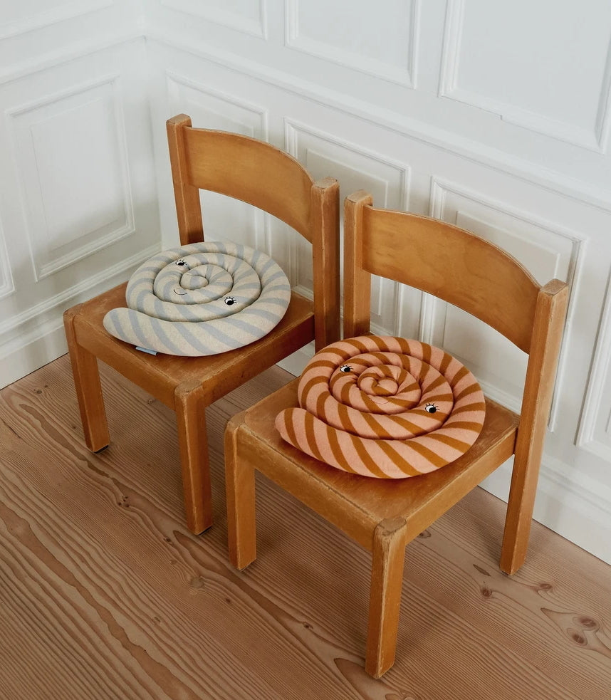 OYOY-lollipop-cushion-caramel