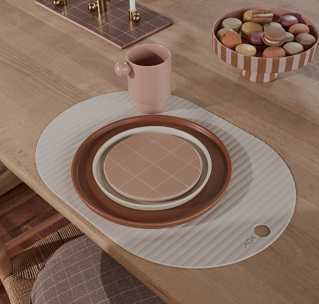 OYOY-toppu-tray-caramel