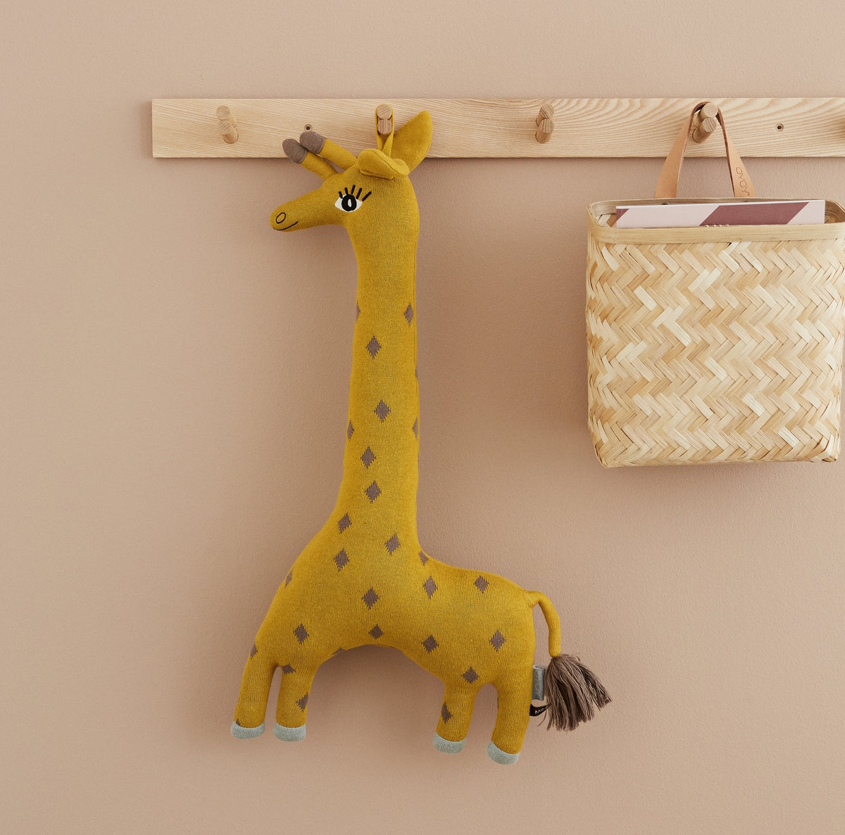 OYOY-pieni-coat-rack-nature