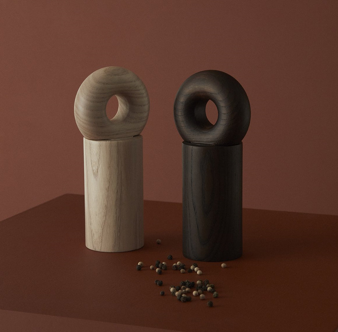 OYOY-hoop-mill-grinder-dark