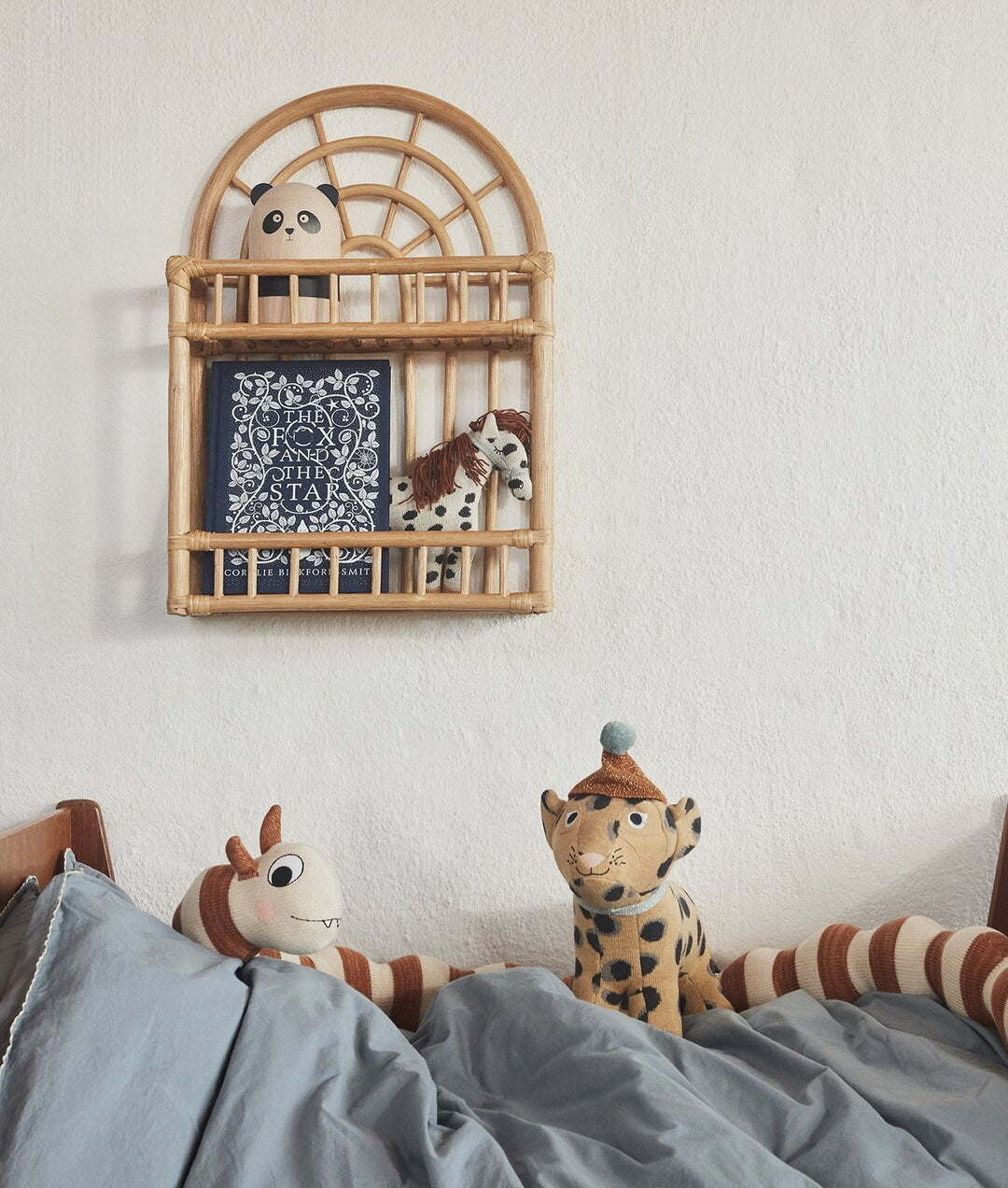 OYOY-rainbow-shelf