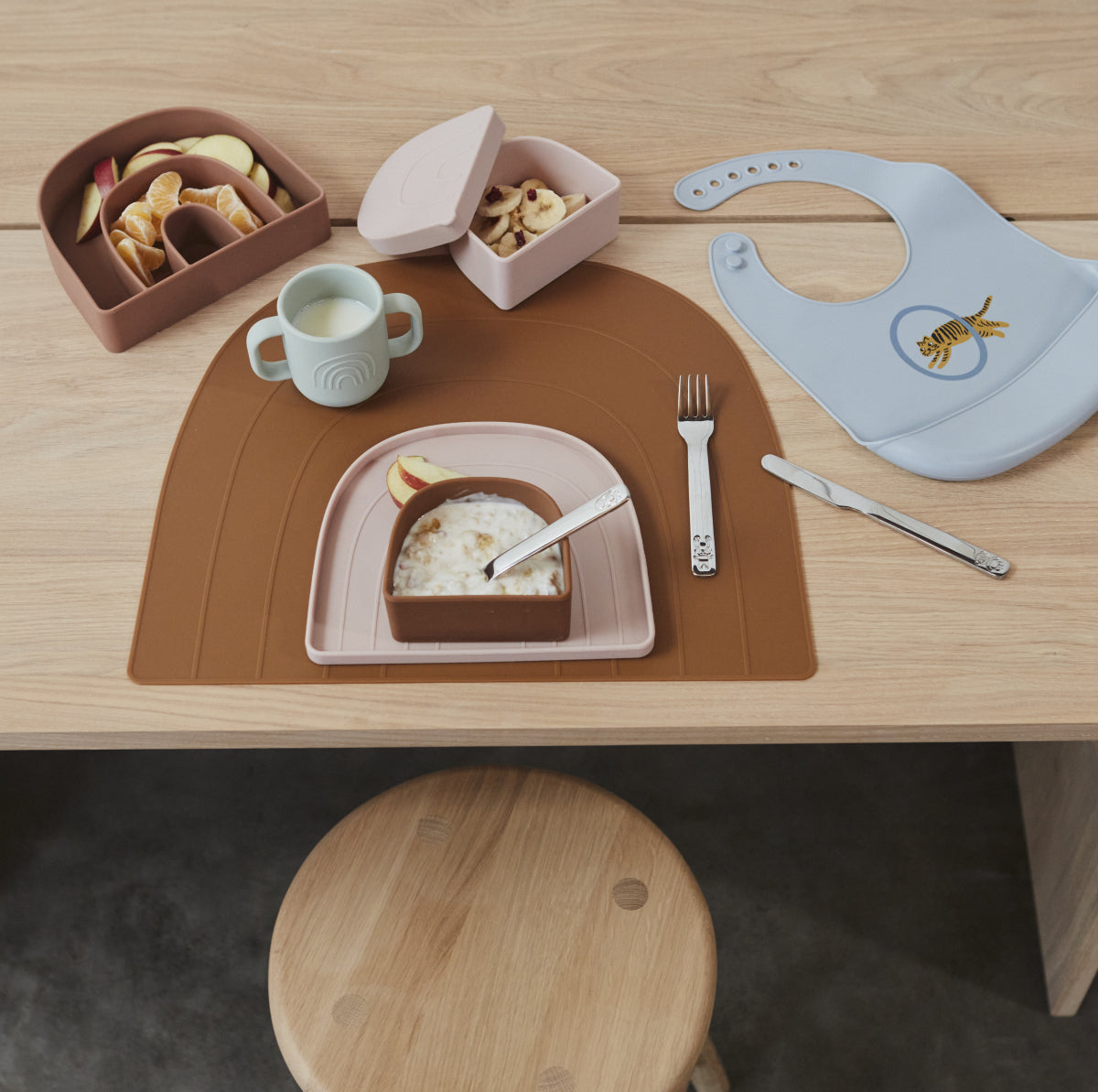 OYOY-rainbow-placemat-fudge