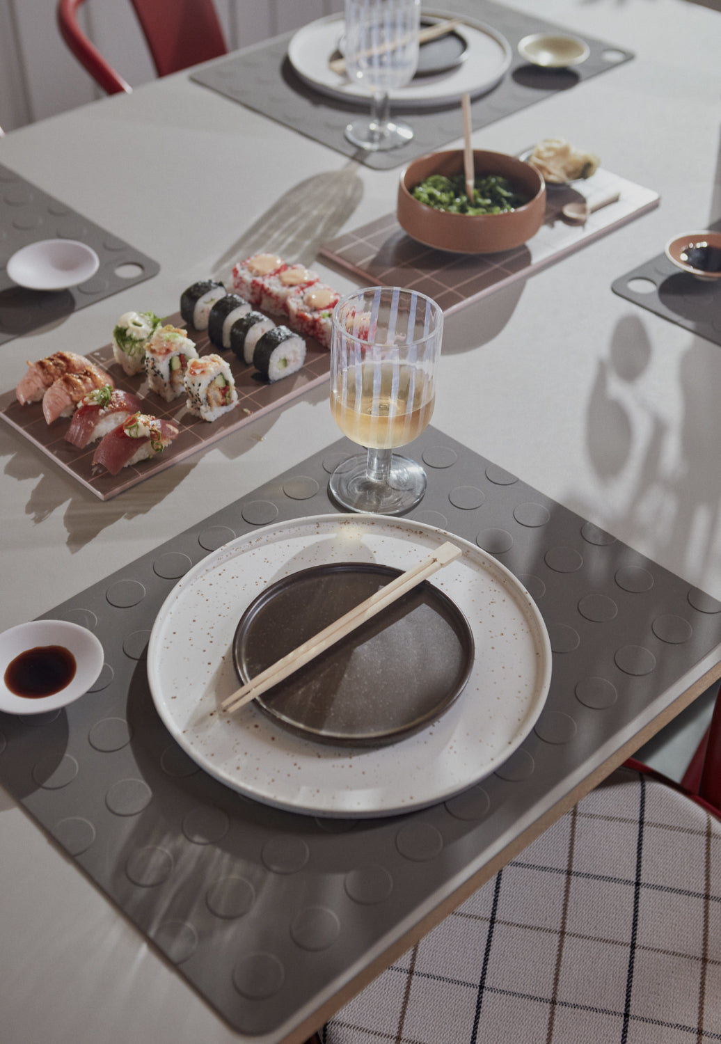 OYOY-dotto-placemat-2pcs-choko