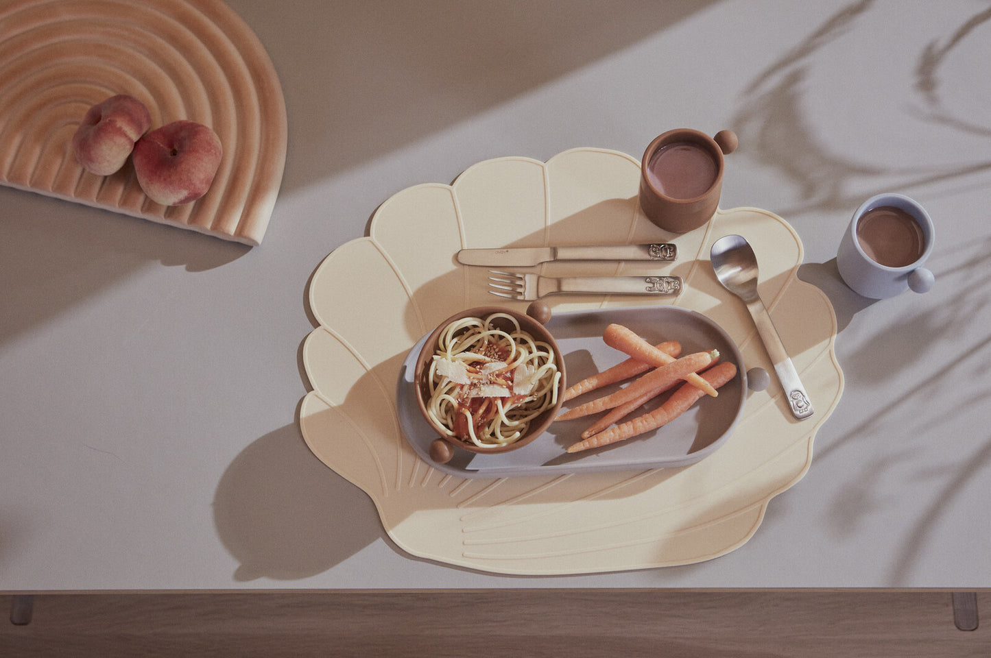 OYOY-placemat-seashell-clay