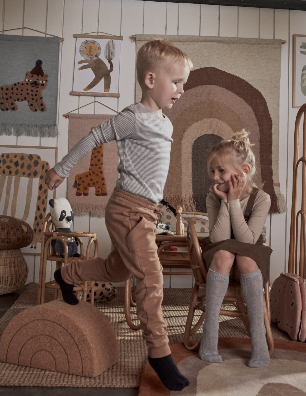 OYOY-leopard-wallhanger-dusty-blue