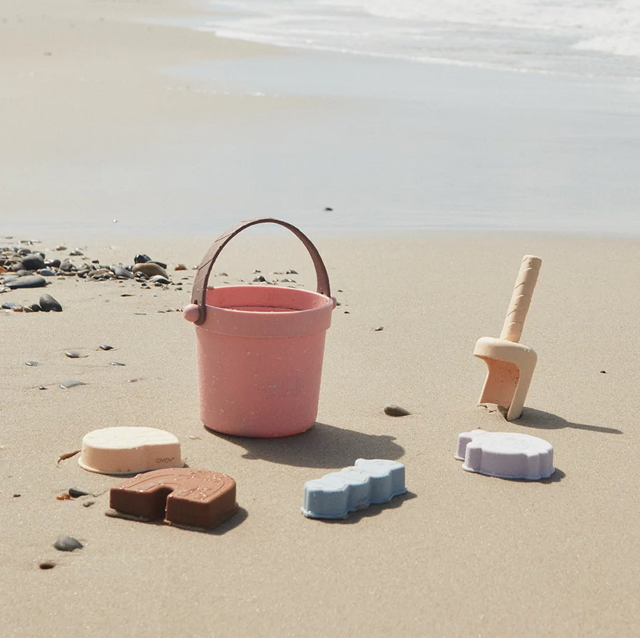 OYOY-leo-beach-set-coral