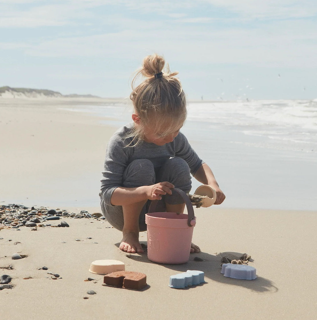 OYOY-leo-beach-set-coral
