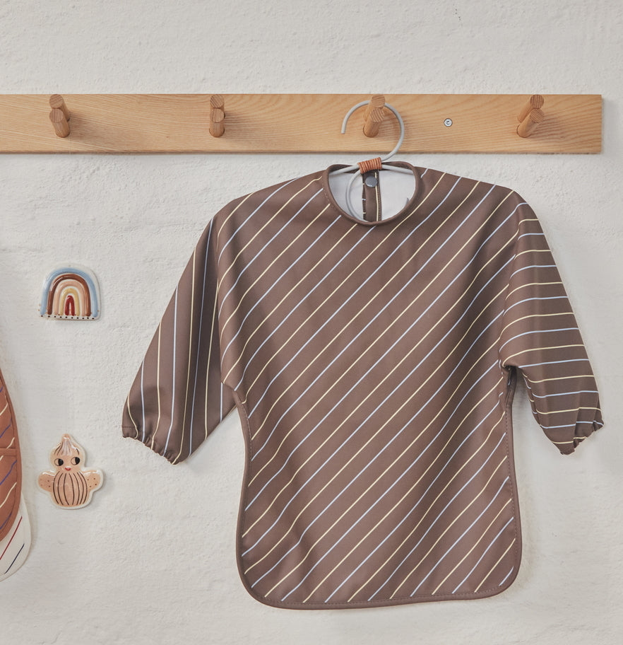 OYOY-cape-bib-striped-choko
