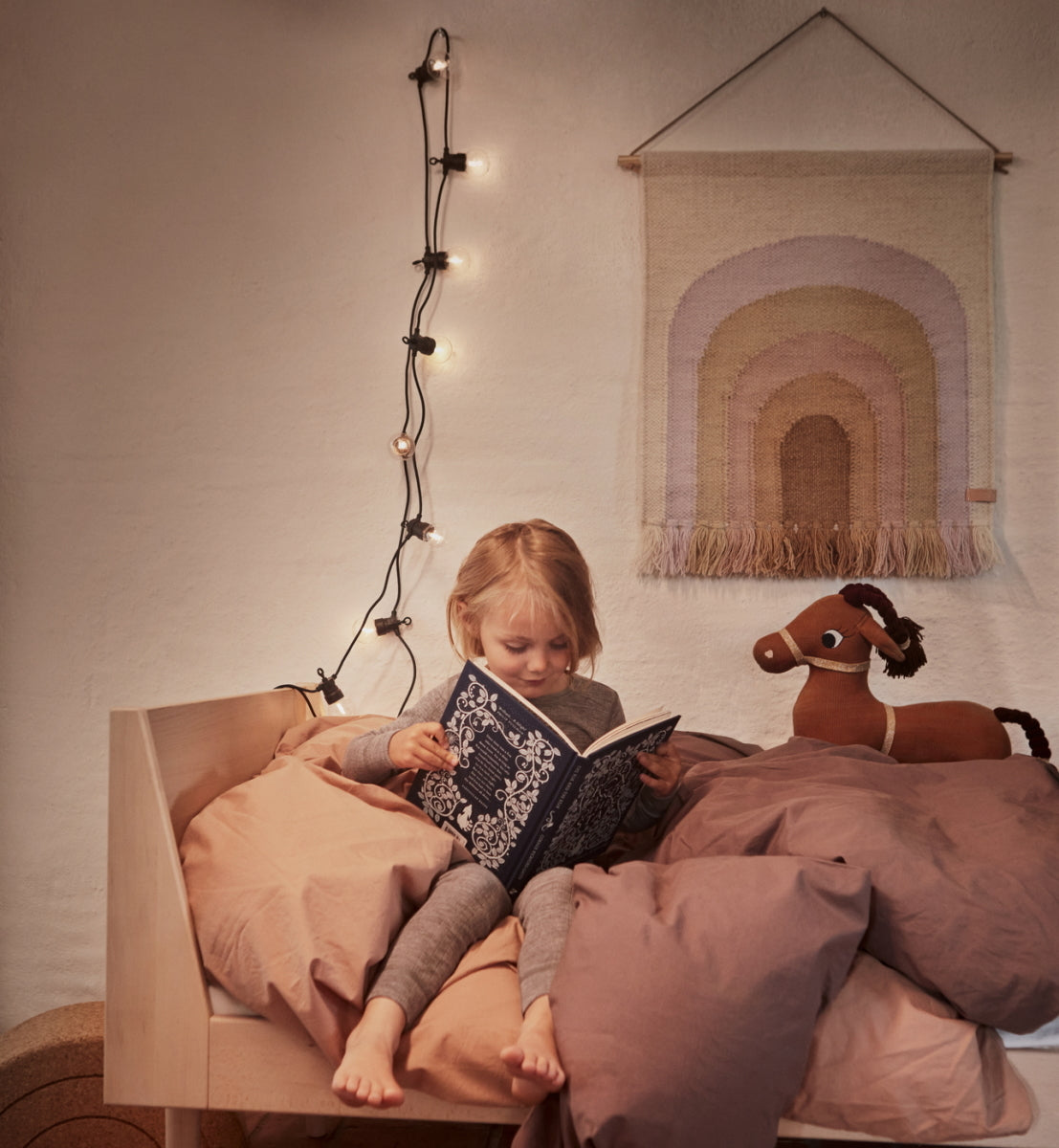 OYOY-follow-the-rainbow-mini-wall-rug-lavender