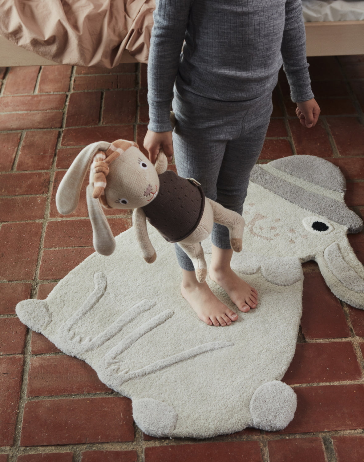 OYOY-hopsi-rabbit-rug