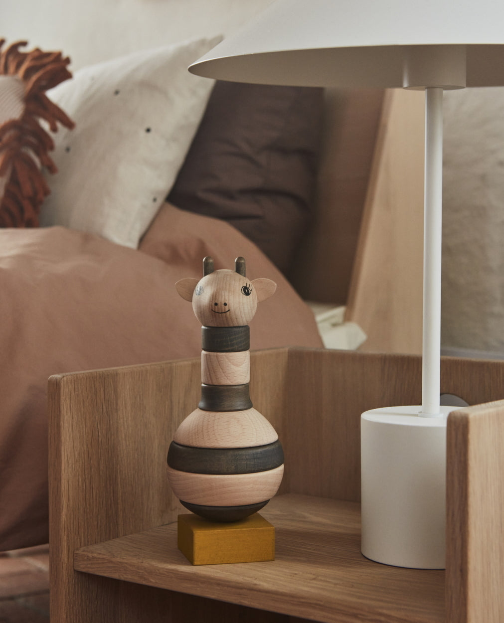 OYOY-wooden-stacking-giraffe