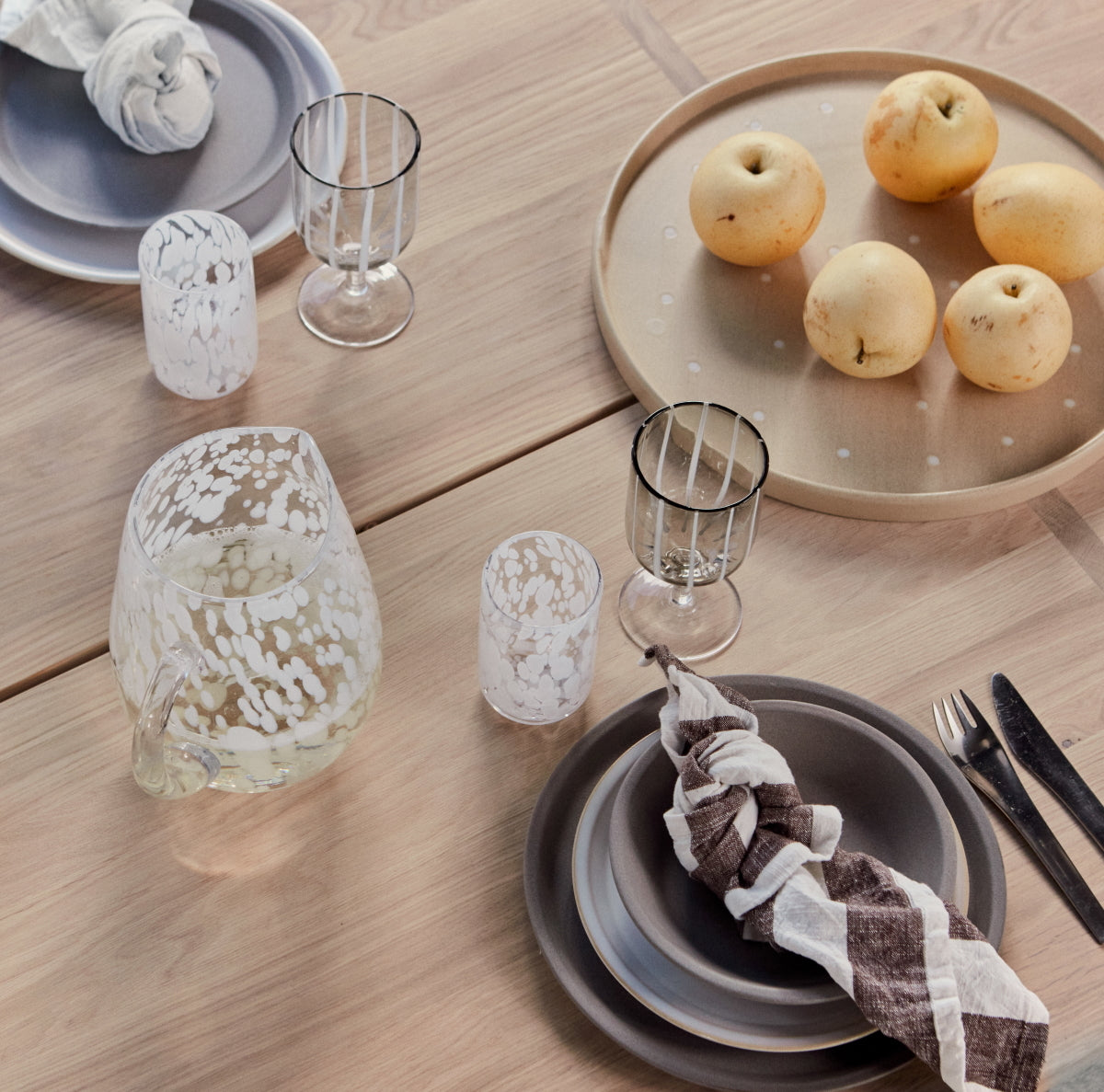 OYOY-jali-water-carafe-white