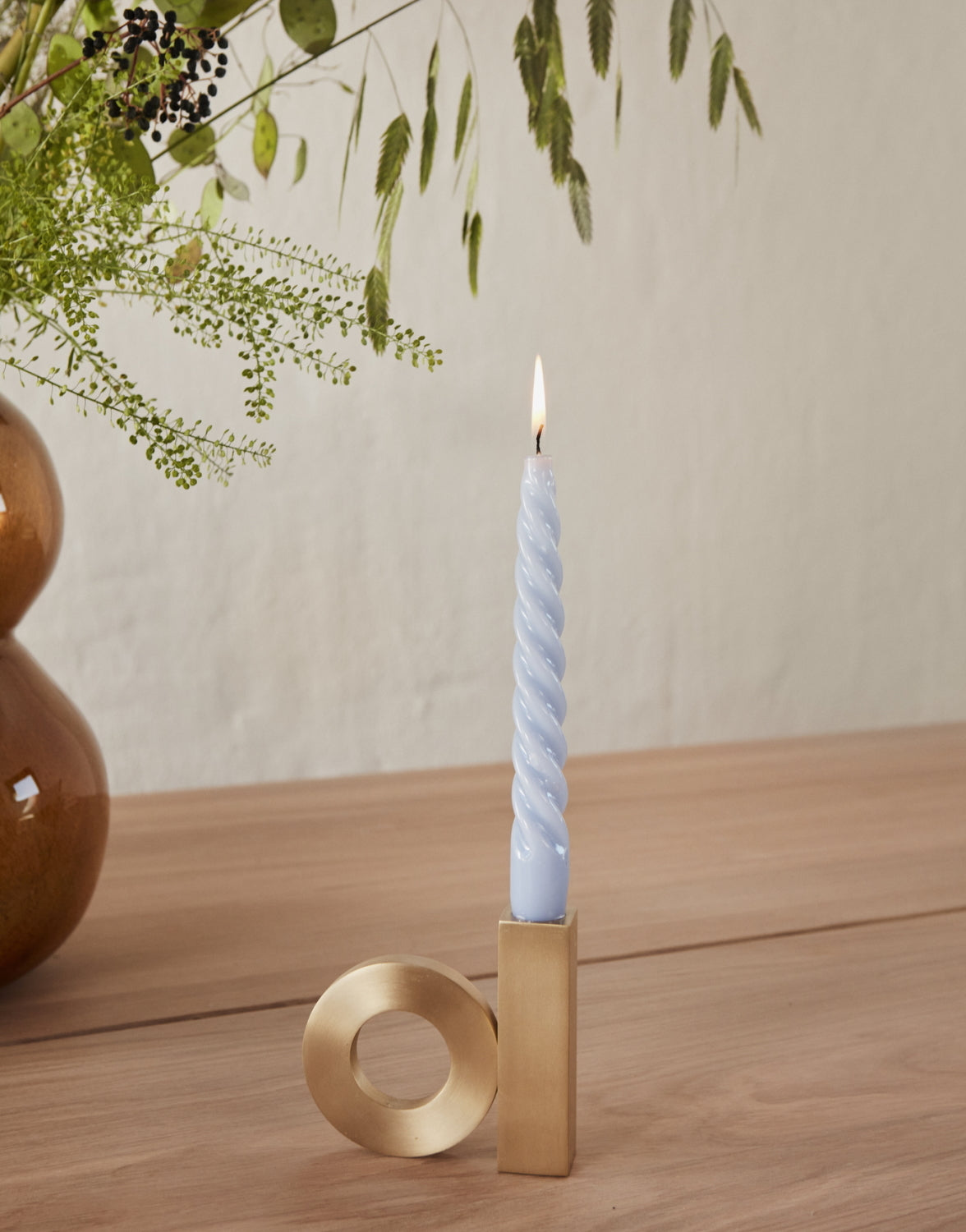 OYOY-baari-brass-candleholder