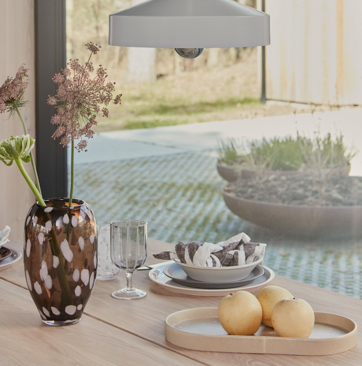 OYOY-aki-tray-oval-white