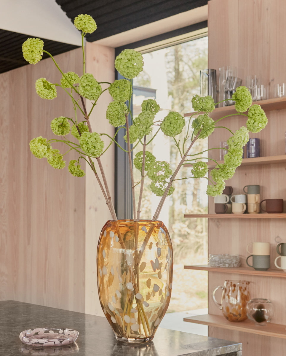 OYOY-jali-vase-large-amber