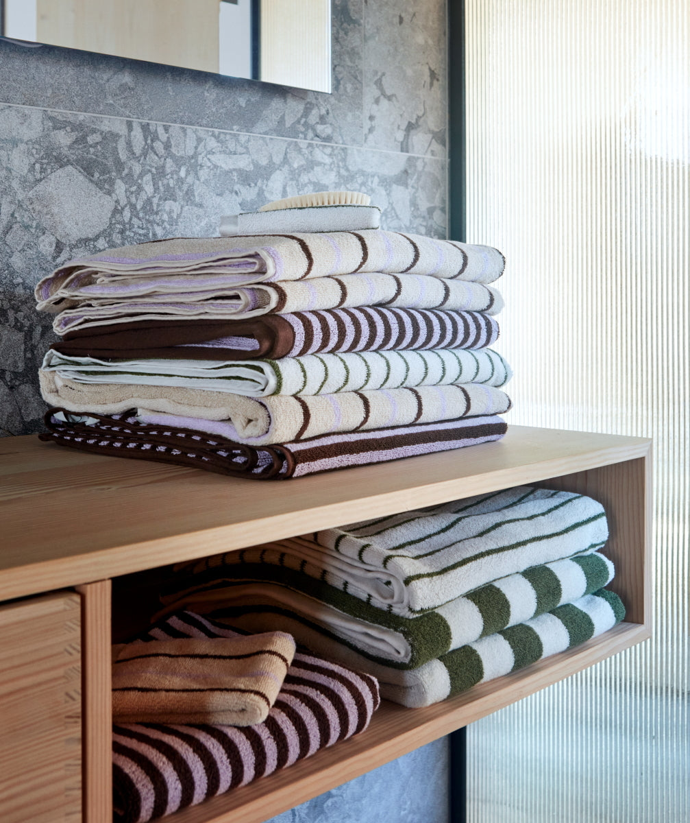 OYOY Raita organic Cotton Bath Towel Purple-Brown