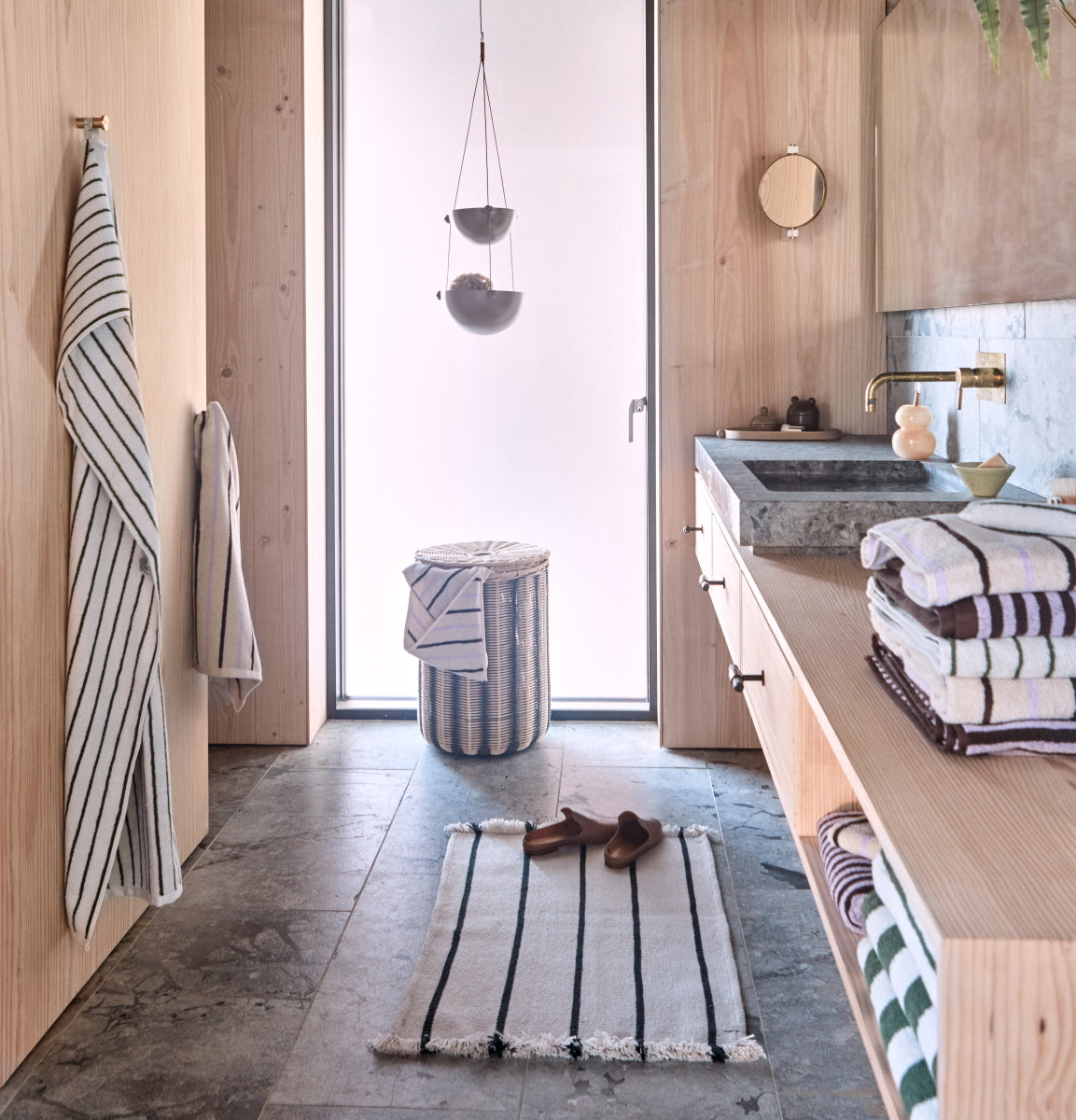 OYOY-raita-bath-towel-off-white