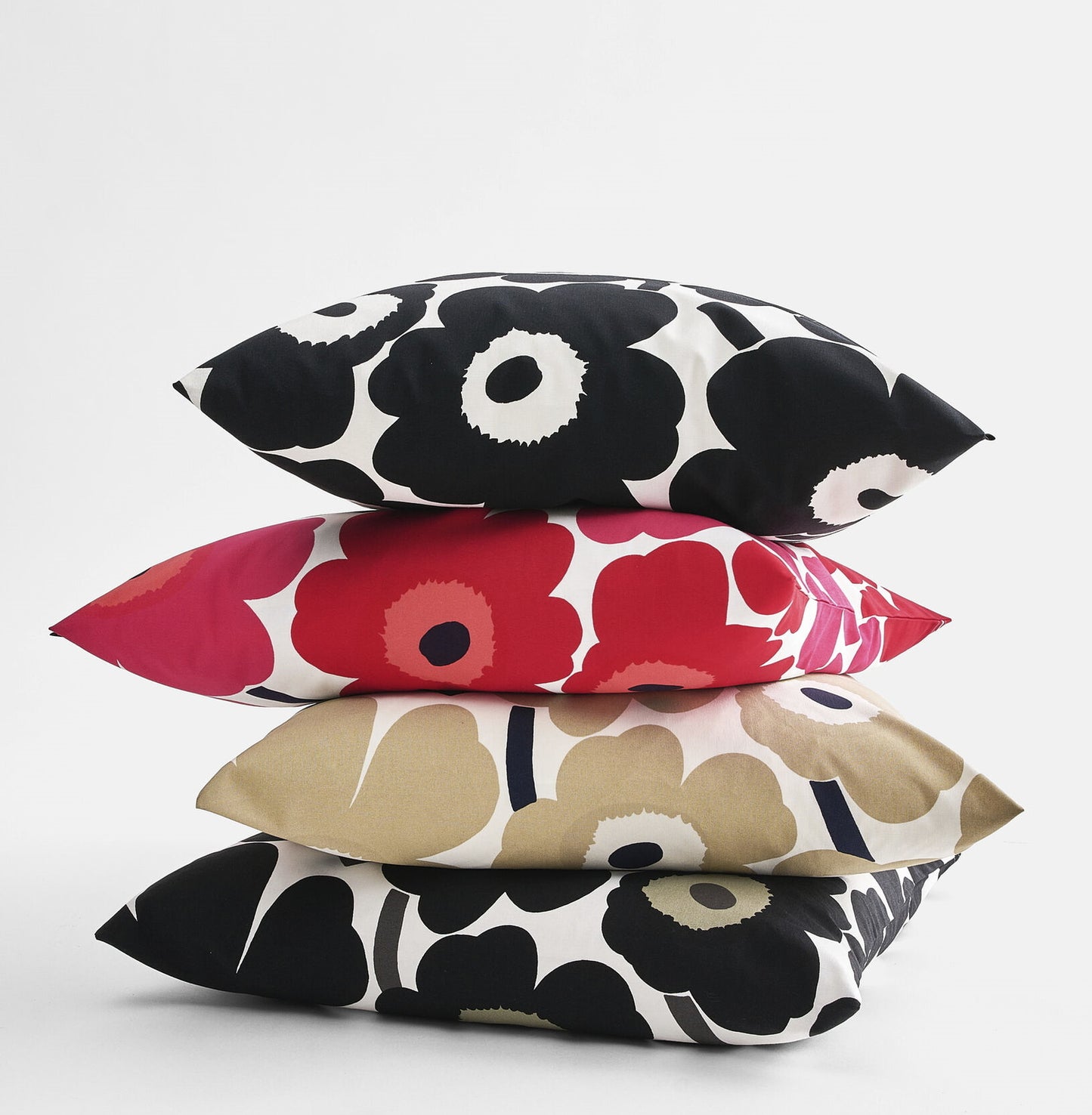 Marimekko-unikko-cushion-cover-black-50x50