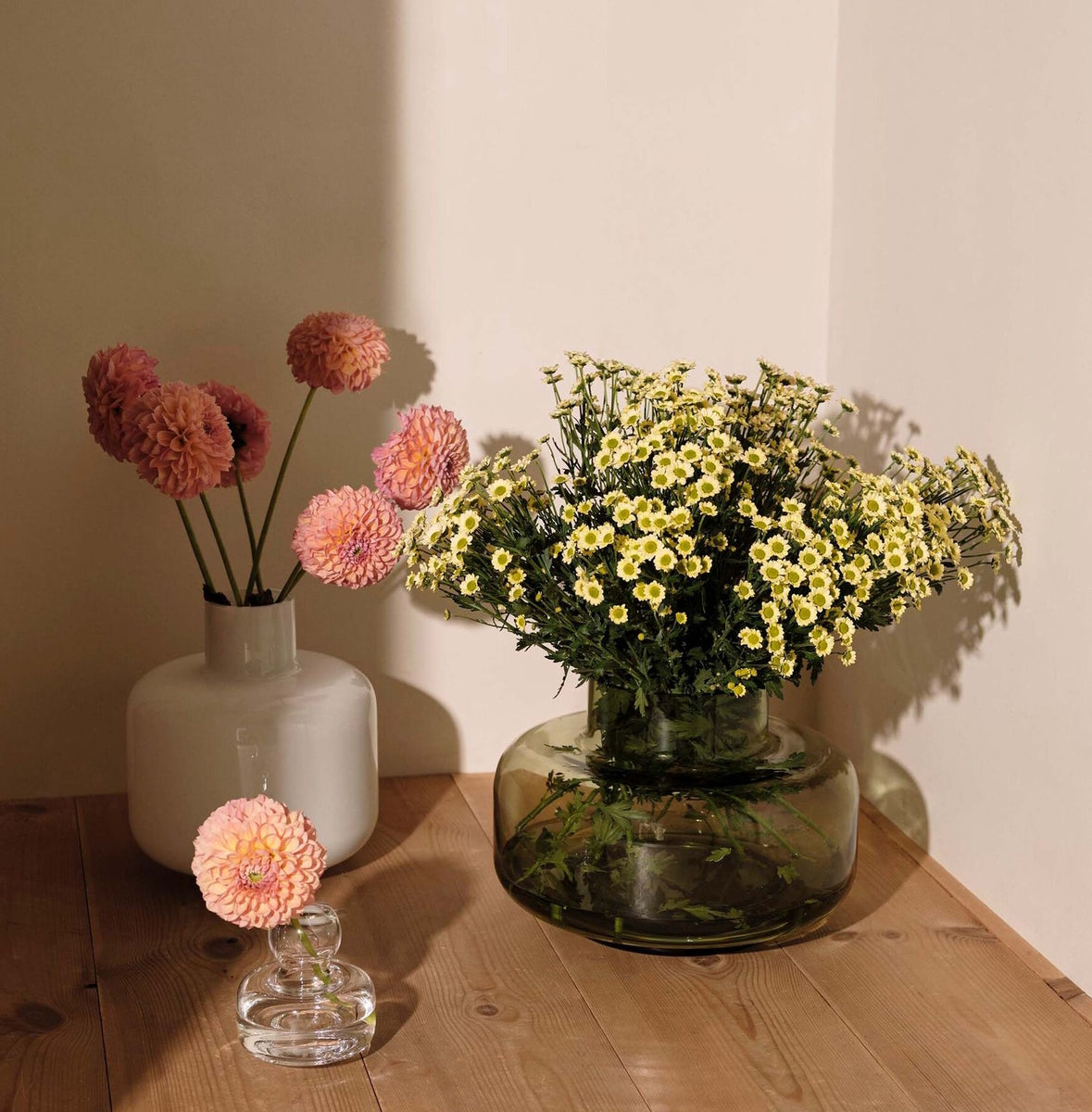 Marimekko-urna-vase-olive