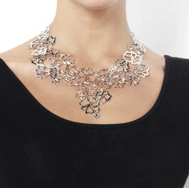 EfvaAttling-garden-of-eden-collier