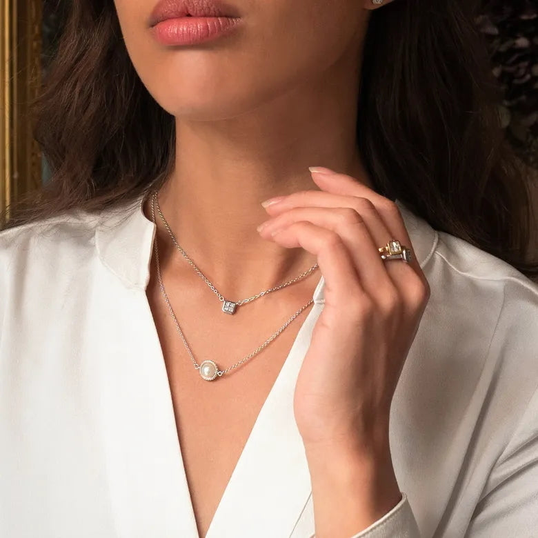 EfvaAttling-day-pearl-stars-necklace-white-gold