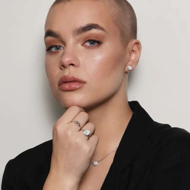 EfvaAttling-love-bowl-mini-stars-necklace-white-gold