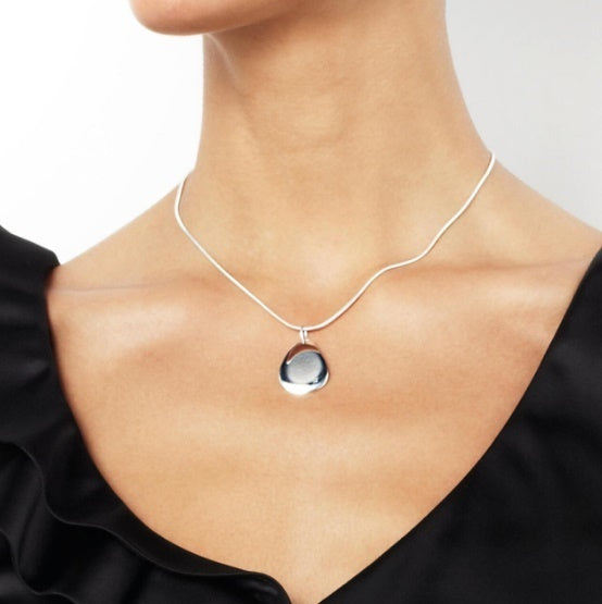 EfvaAttling-little-rose-petal-pendant