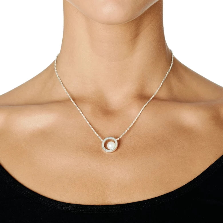 EfvaAttling-60s-pearl-long-necklace