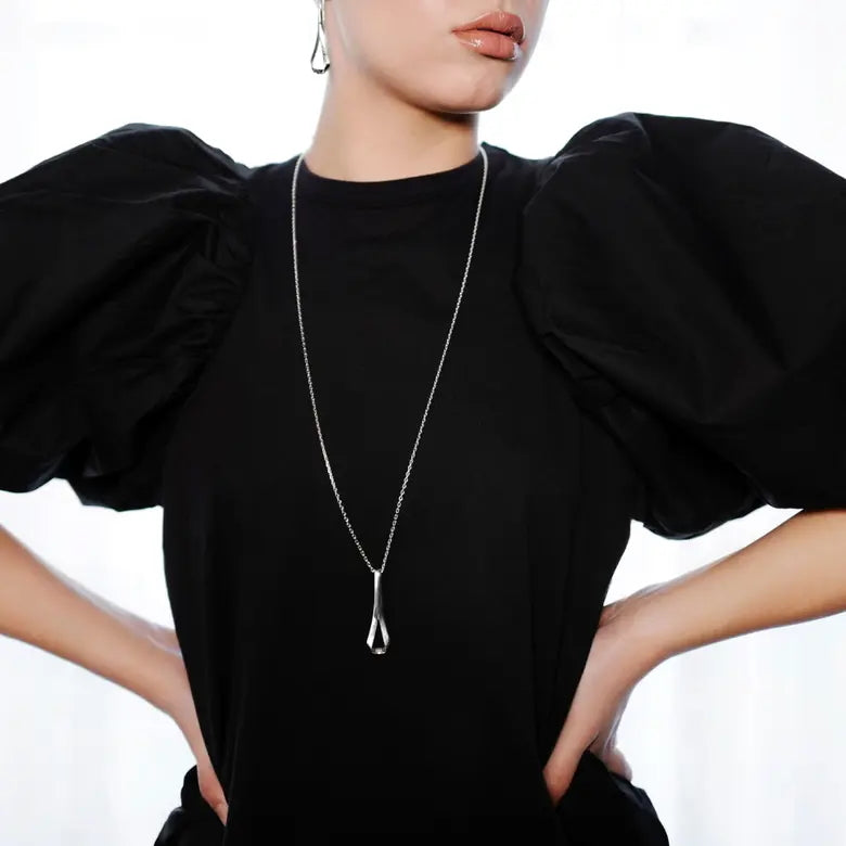 EfvaAttling-folded-pendant-necklace