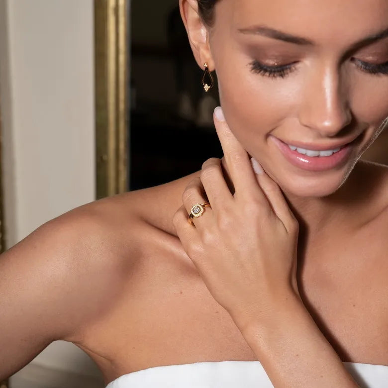 EfvaAttling-little-dew-drops-stars-earrings-gold